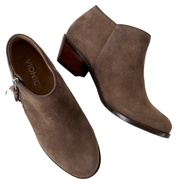 Like New Vionic Leather Serena Ankle Boots - Picture 1 of 9